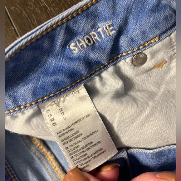 American Eagle Outfitters Size 12 Shortie Light Wash Jean Shorts - Picture 3 of 11
